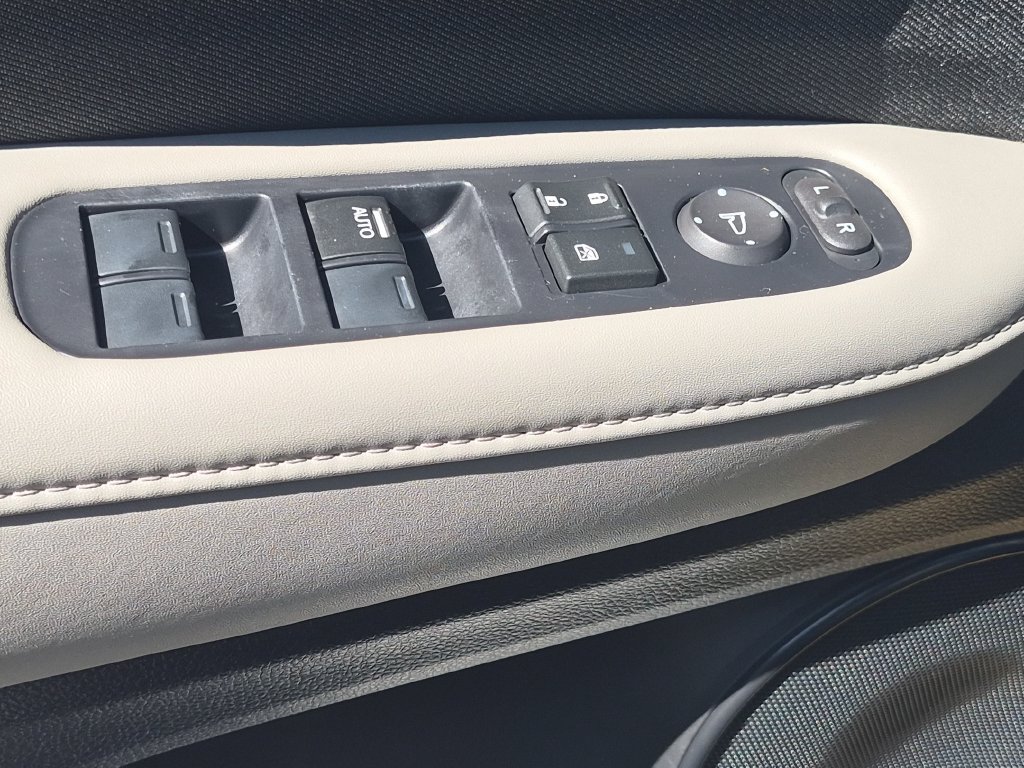 Used 2021 Honda HR-V LX image 14