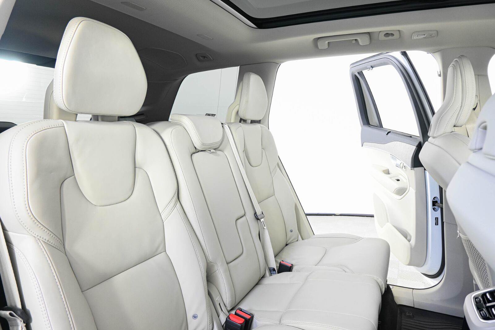 Certified 2025 Volvo XC90 T8 Ultra w/ Protection Package Premier AWD/4WD image 23