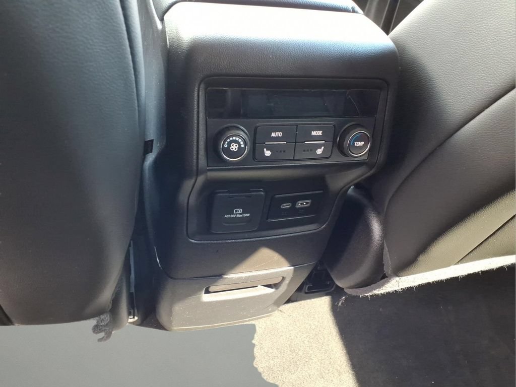 Used 2023 GMC Acadia Denali w/ Denali Ultimate Package AWD/4WD image 8