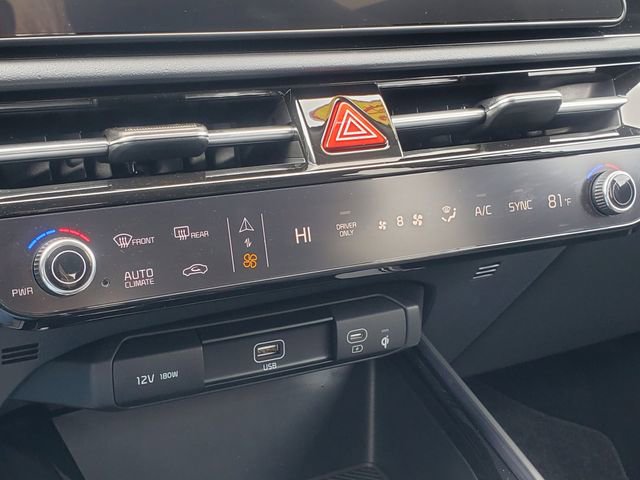Used 2024 Kia Niro EX image 18