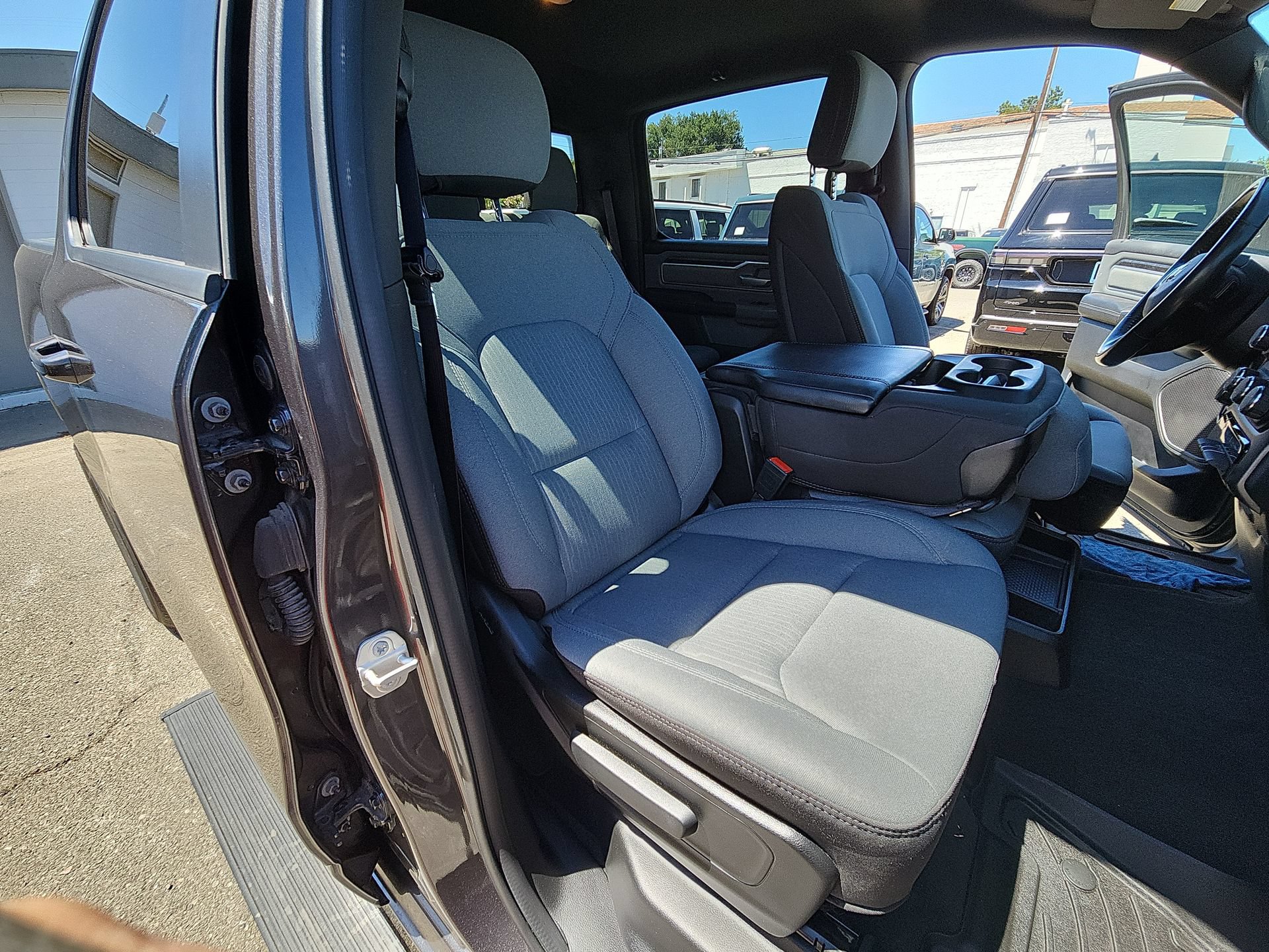Certified 2022 RAM 1500 Big Horn AWD/4WD image 24