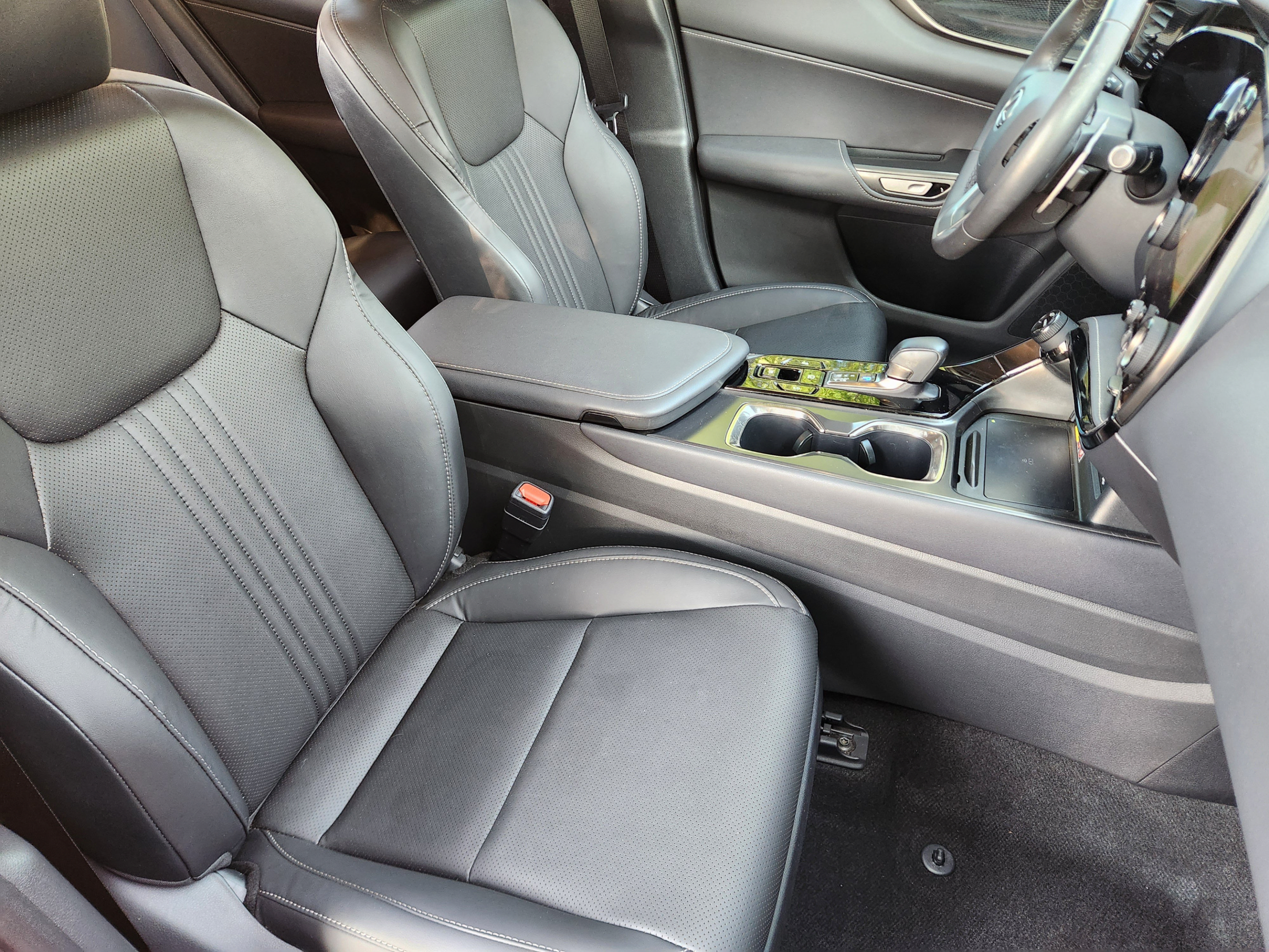 Certified 2025 Lexus NX 250 FWD w/ Cold Area Package image 6