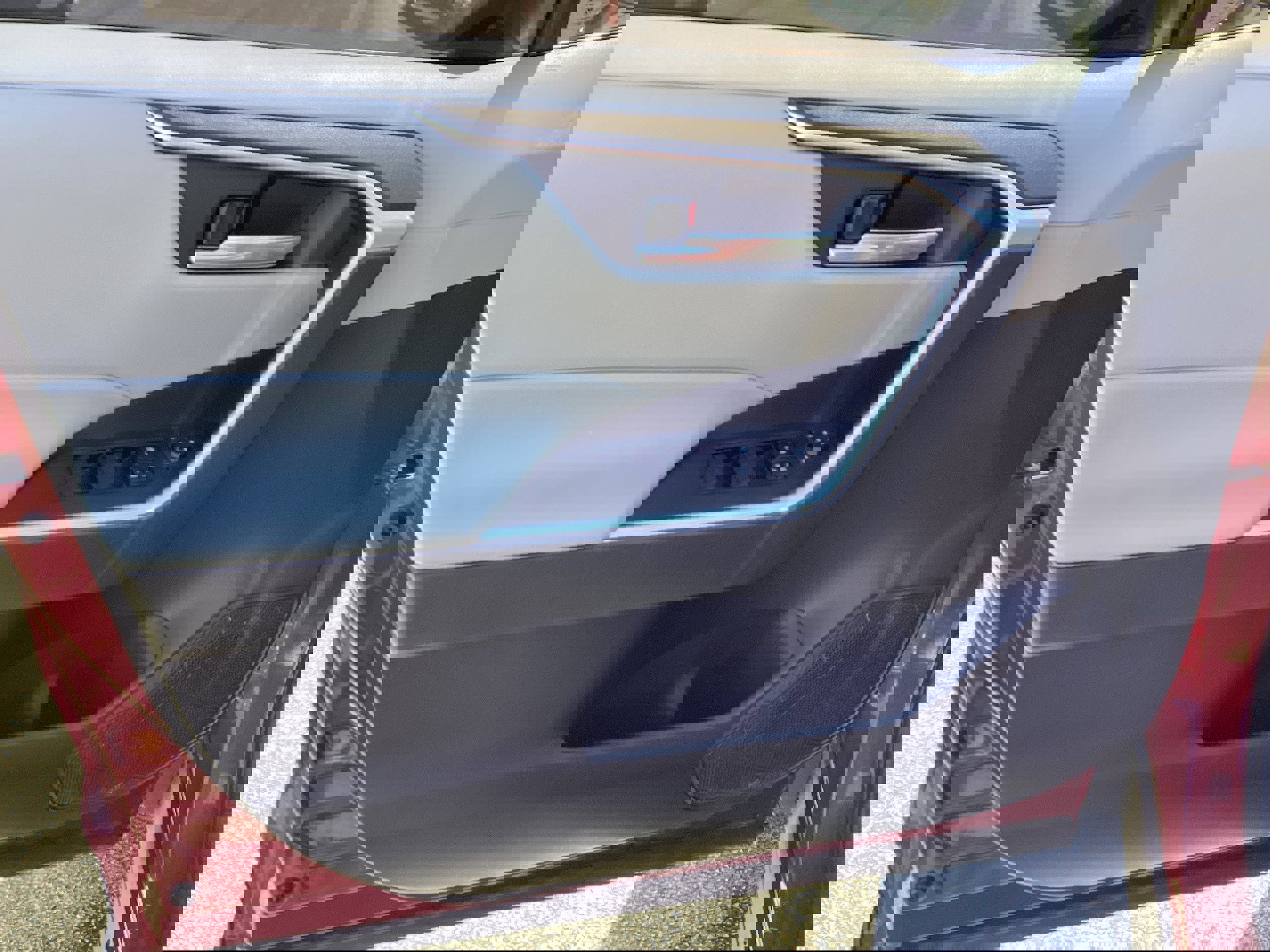 Used 2021 Toyota RAV4 XLE w/ XLE Grade Weather Package image 15