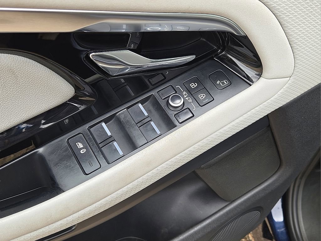 Used 2021 Land Rover Range Rover Evoque S image 22