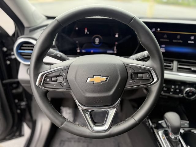 Used 2025 Chevrolet Trax LT w/ Driver Confidence Package FWD image 15