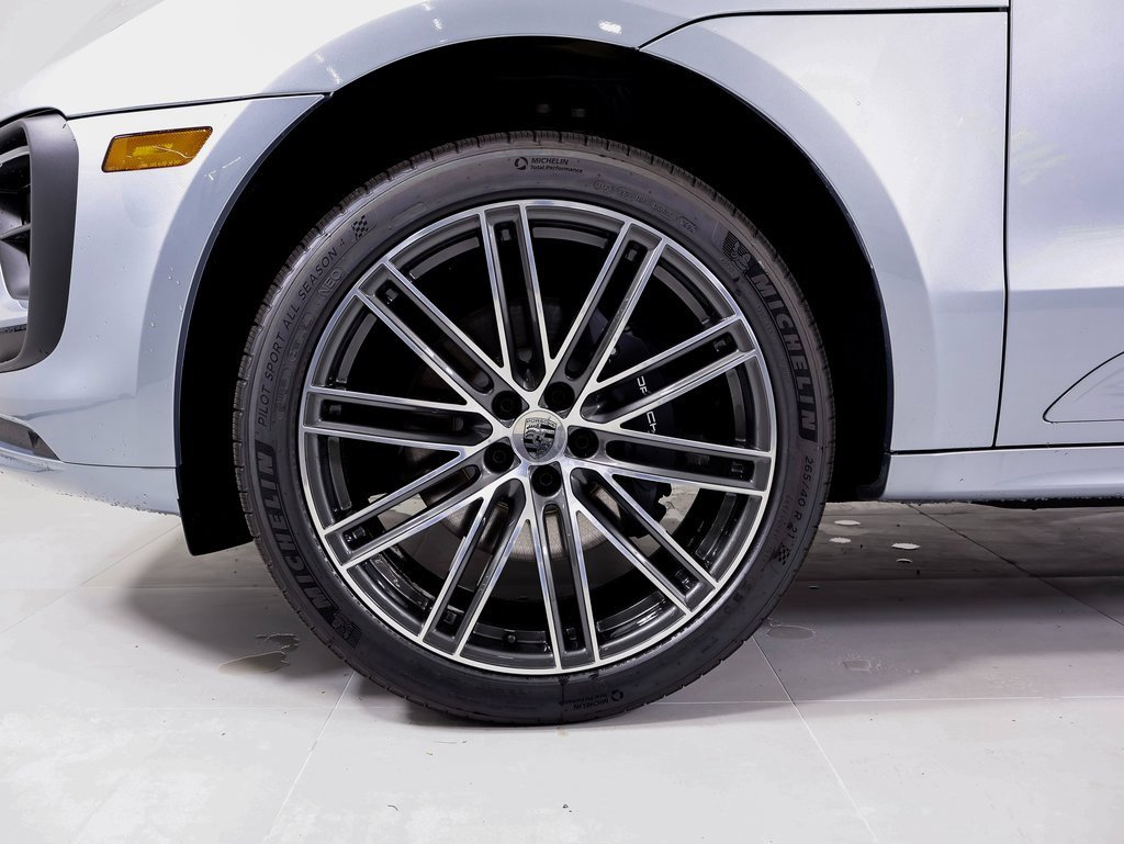 New 2026 Porsche Macan image 23