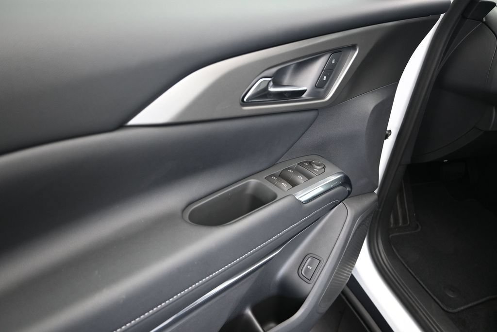 New 2026 Chevrolet Traverse LT FWD image 11