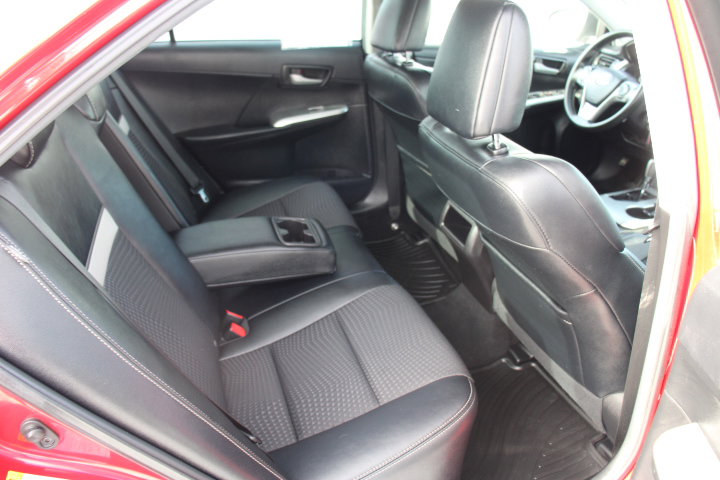 Used 2014 Toyota Camry SE image 17