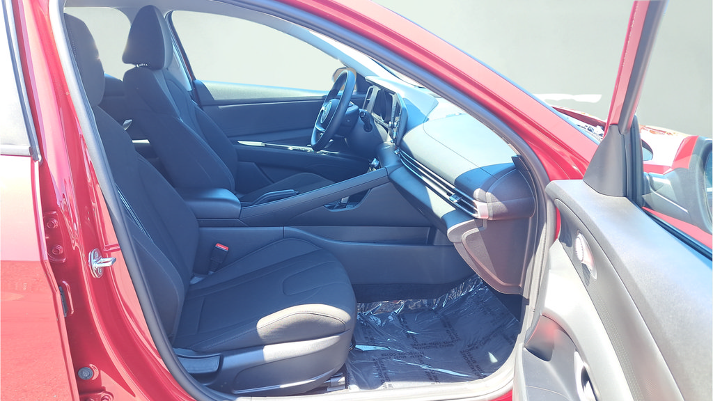 Used 2021 Hyundai Elantra SEL FWD image 16