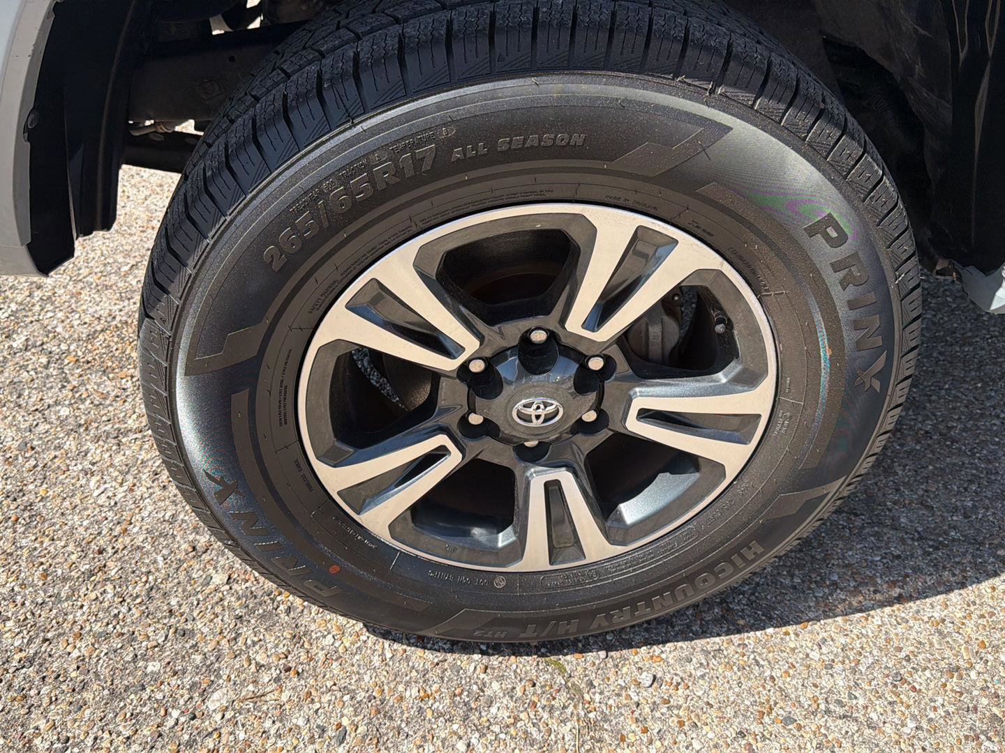 Used 2019 Toyota Tacoma TRD Sport w/ Technology Package image 9