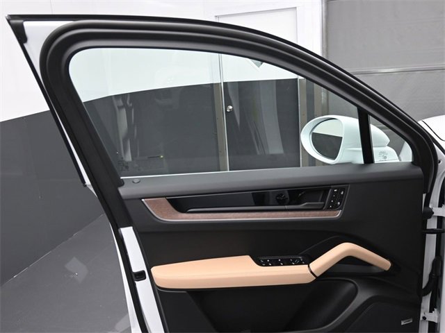 New 2025 Porsche Cayenne S image 7