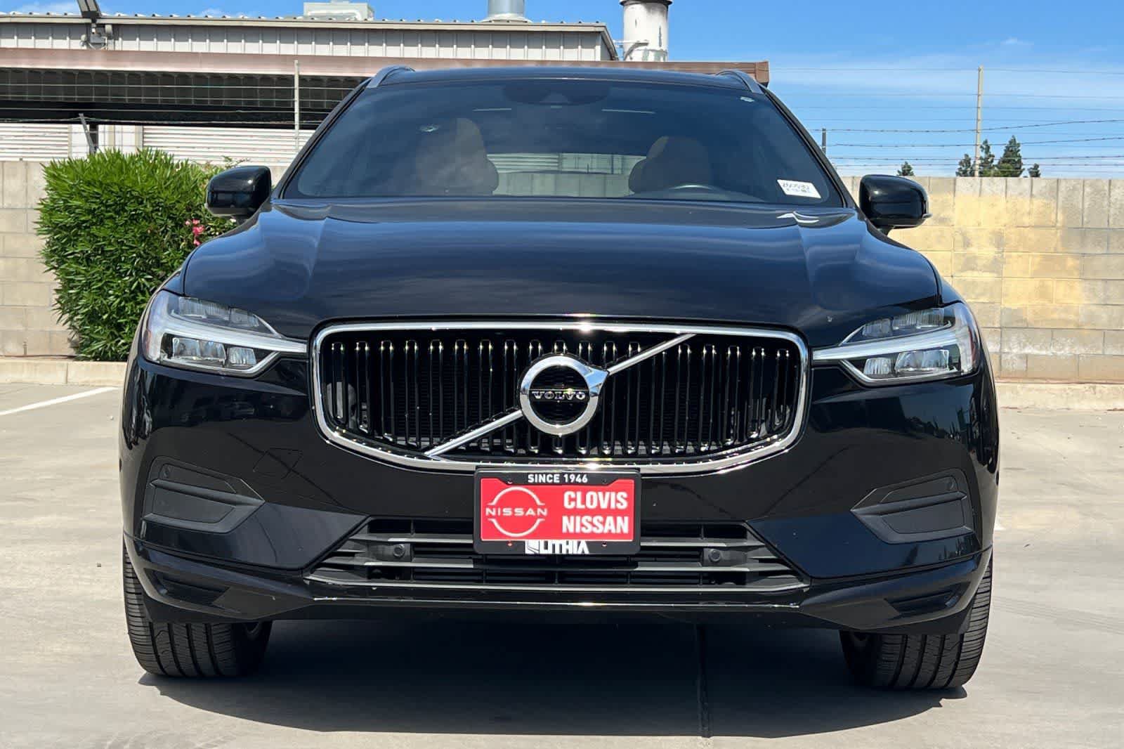 Used 2019 Volvo XC60 T6 Momentum w/ Multimedia Package AWD/4WD image 11