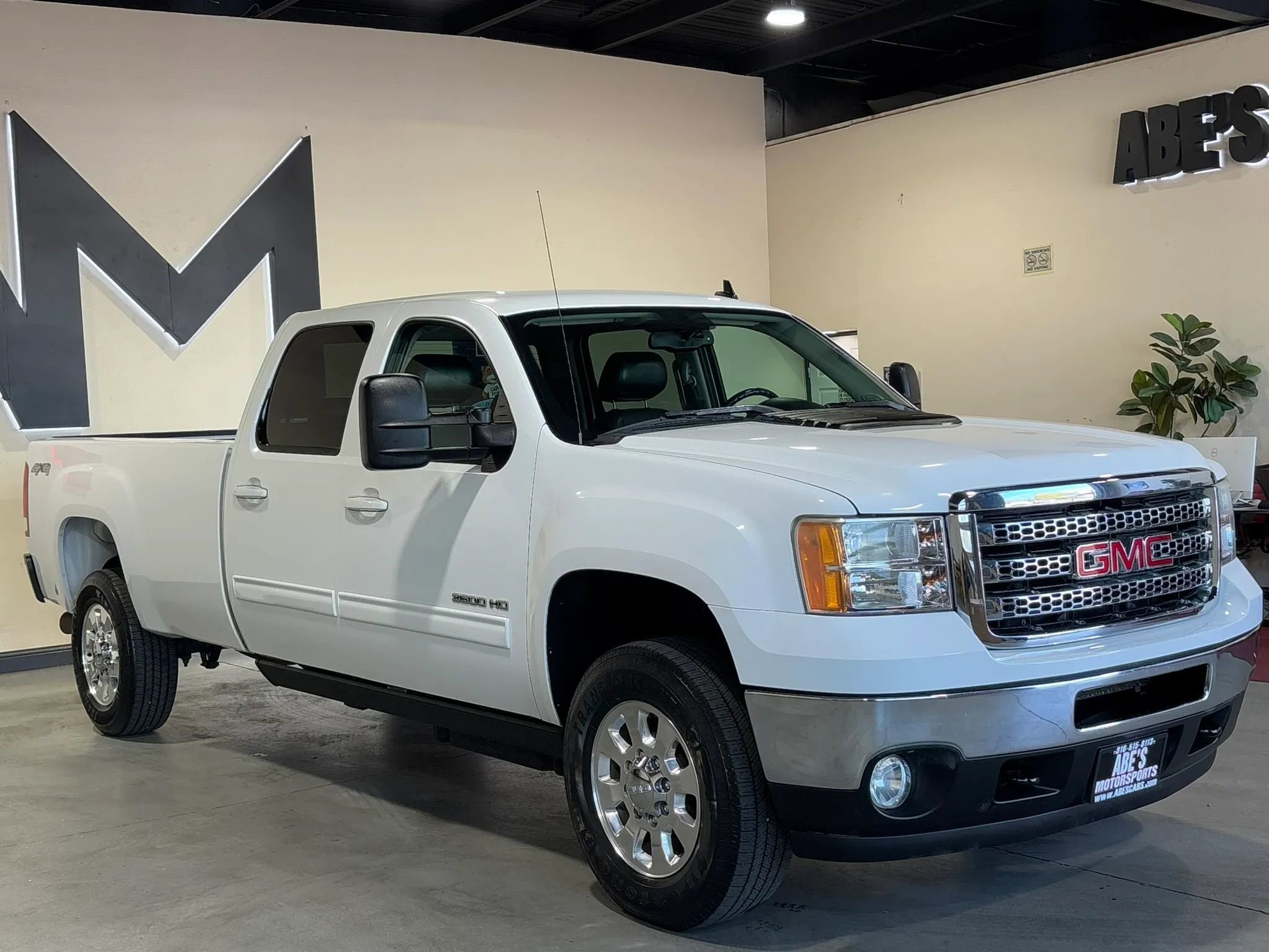 Used 2014 GMC Sierra 3500 SLT image 2