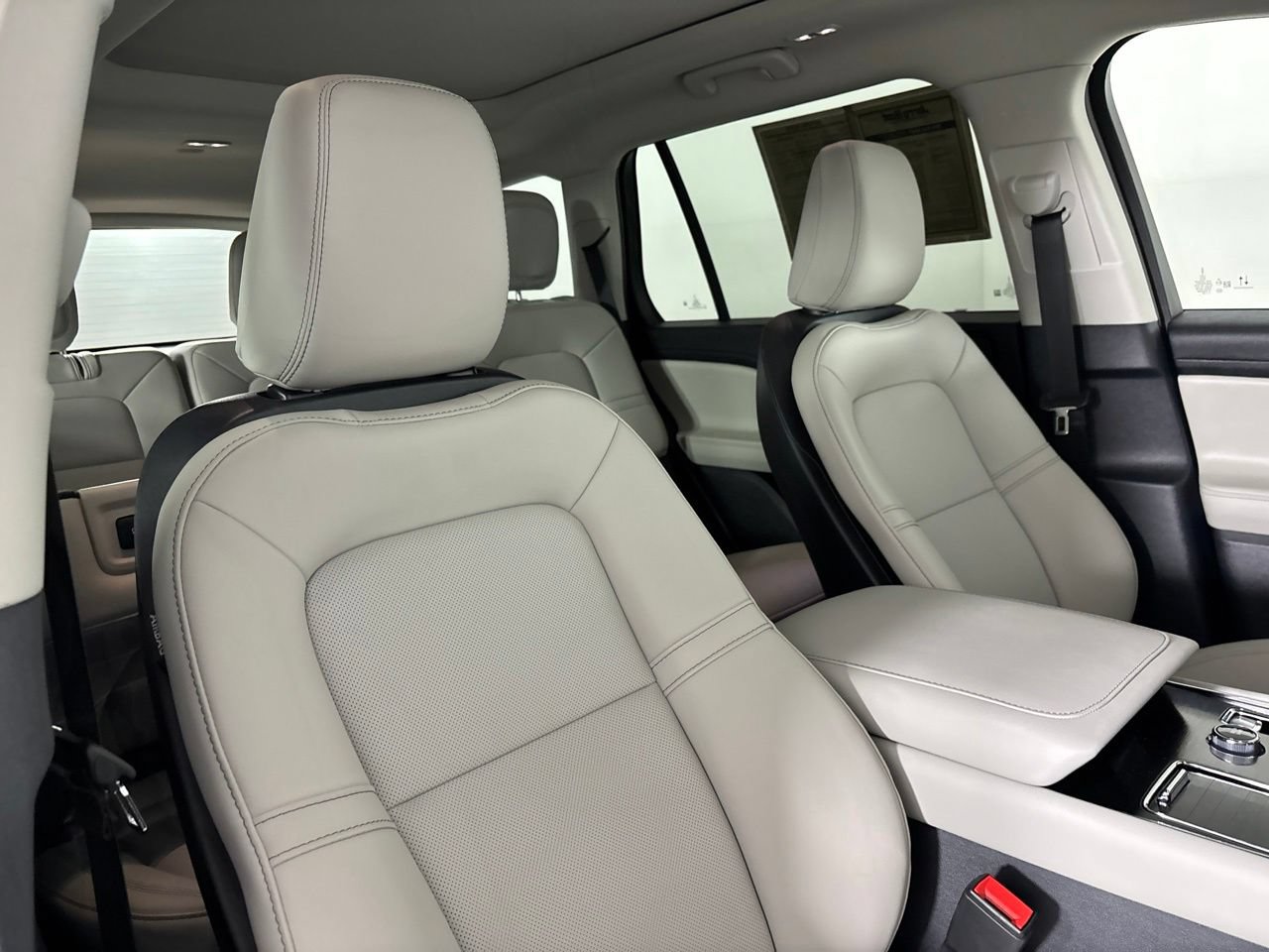 Used 2026 Lincoln Aviator 2WD image 34