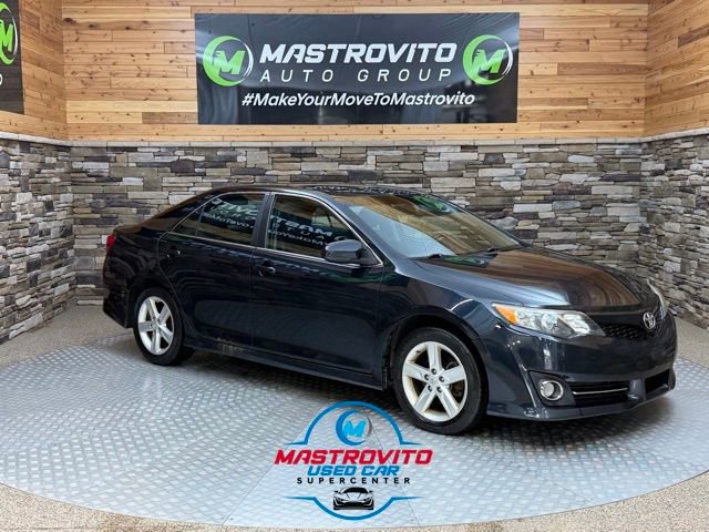 Used 2013 Toyota Camry SE FWD image 1
