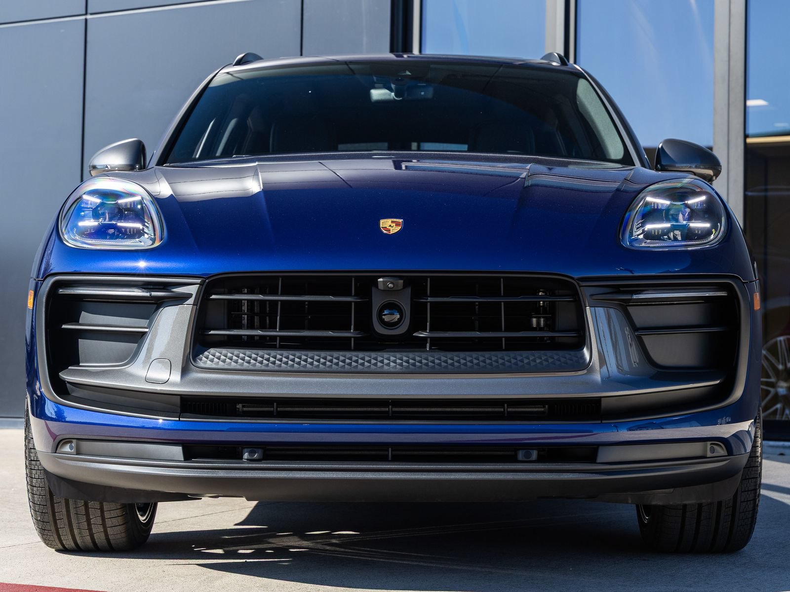 Certified 2026 Porsche Macan Turbo AWD/4WD image 8