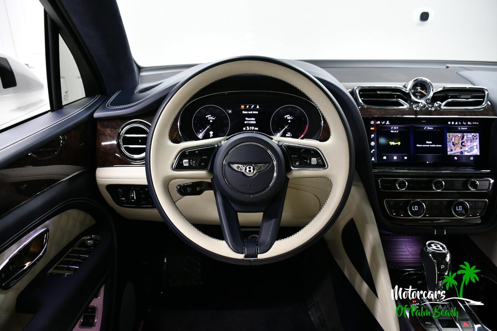 Used 2023 Bentley Bentayga AWD/4WD image 43