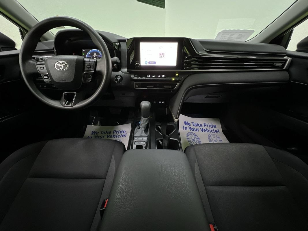 Used 2025 Toyota Camry LE FWD image 18