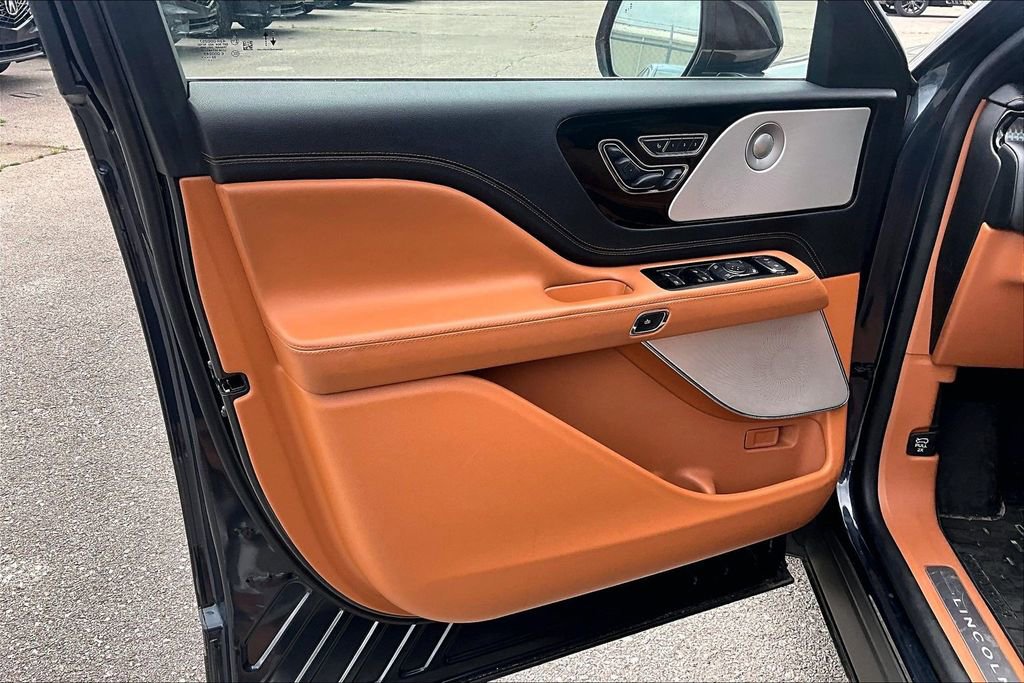 Used 2023 Lincoln Aviator Black Label w/ Dynamic Handling Package image 23