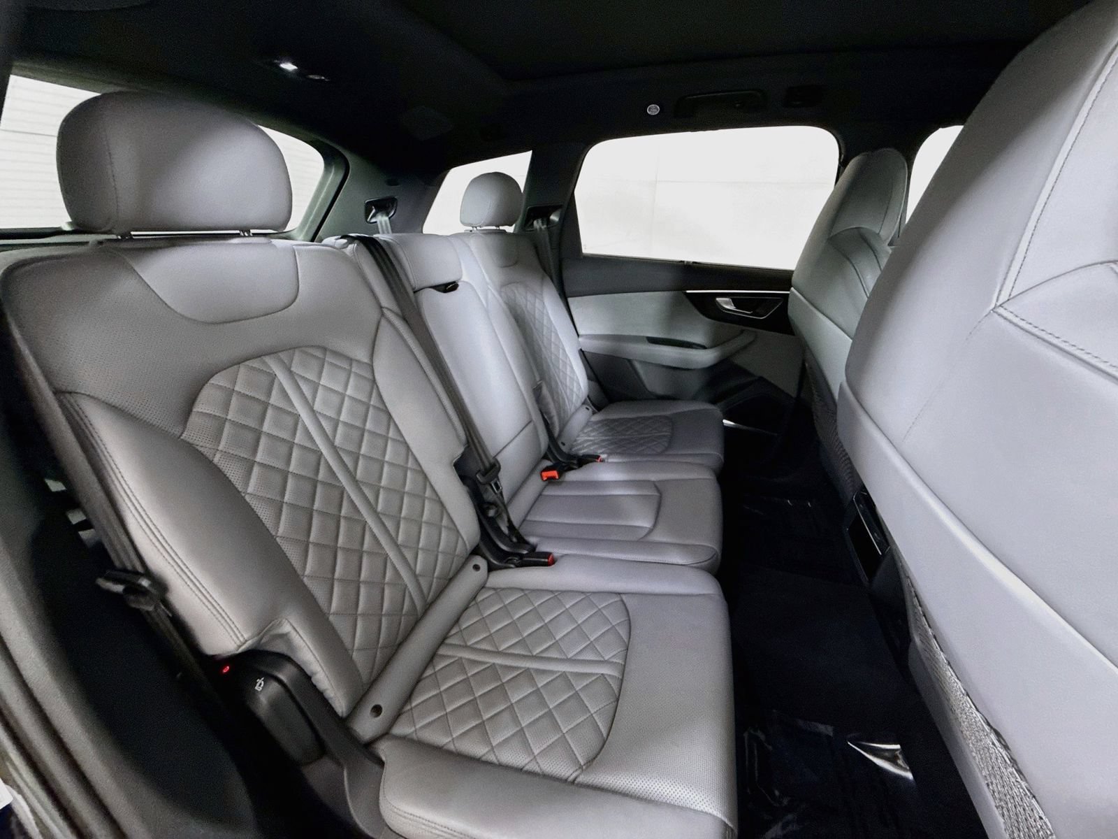 Certified 2023 Audi SQ7 Prestige w/ Sport Package AWD/4WD image 27