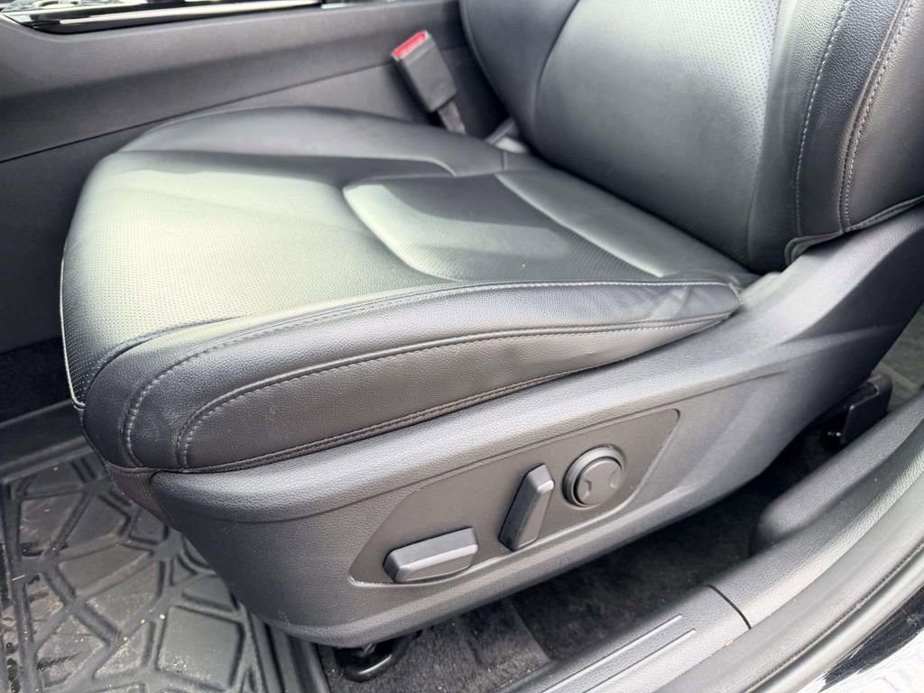 Used 2023 Kia Sportage EX image 18