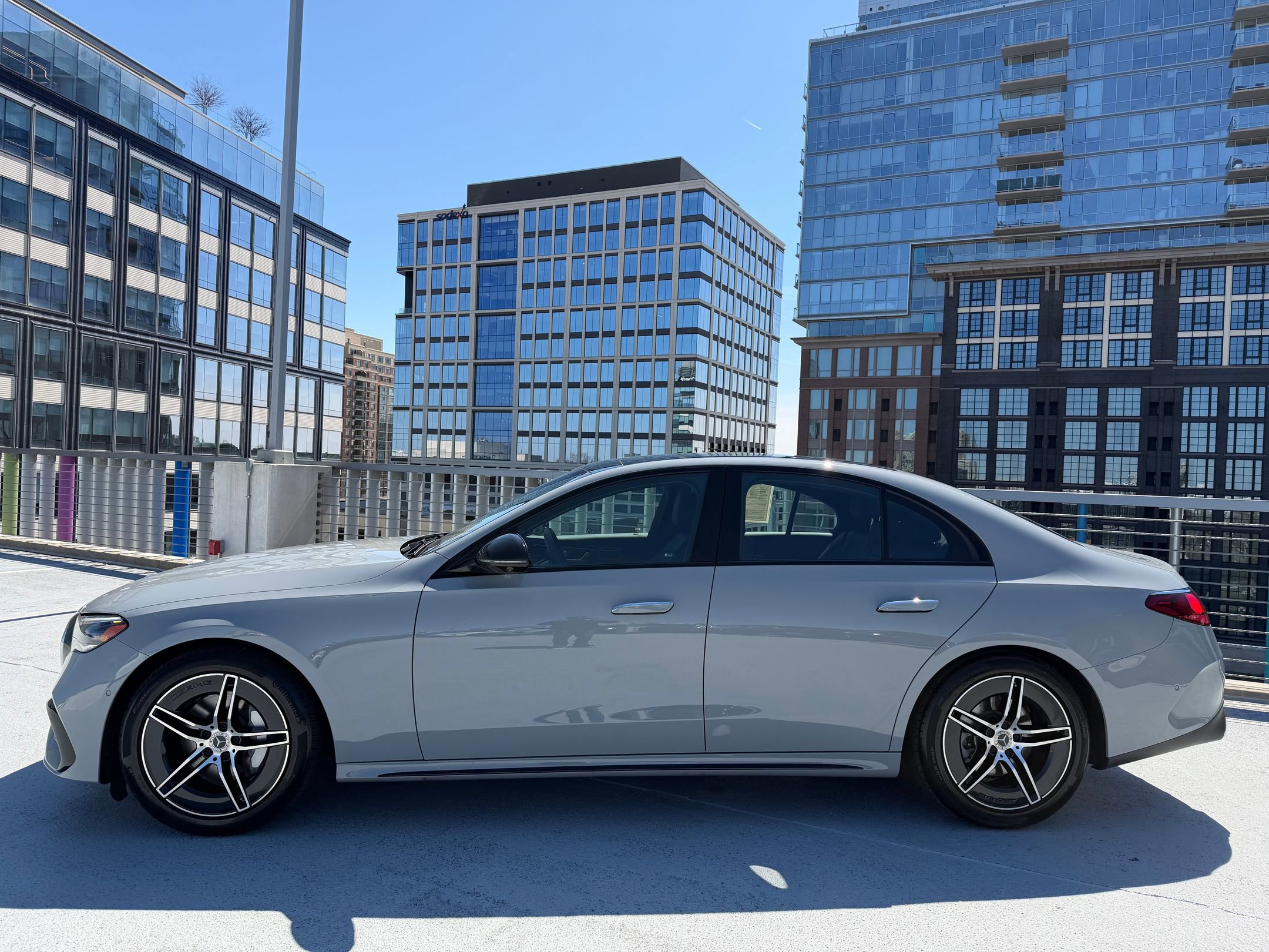 Used 2025 Mercedes-Benz E 350 4MATIC Sedan image 2