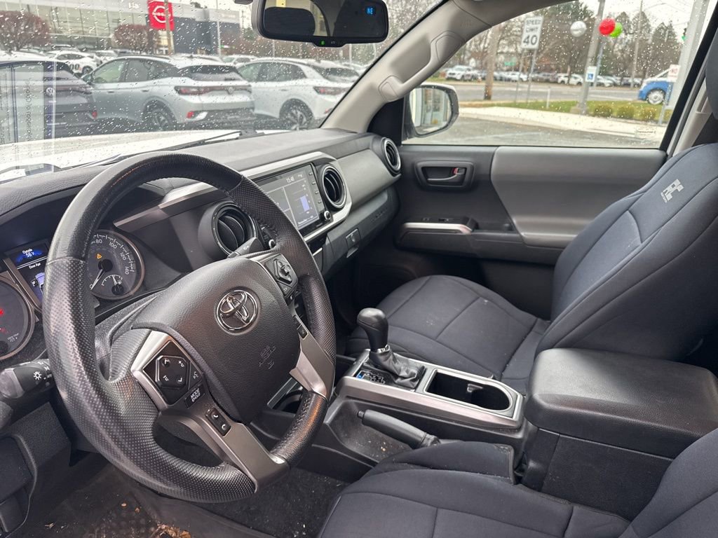 Used 2021 Toyota Tacoma SR5 w/ Technology Package image 12