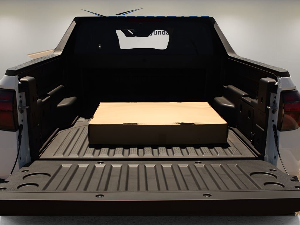 Used 2025 Hyundai Santa Cruz SE image 10