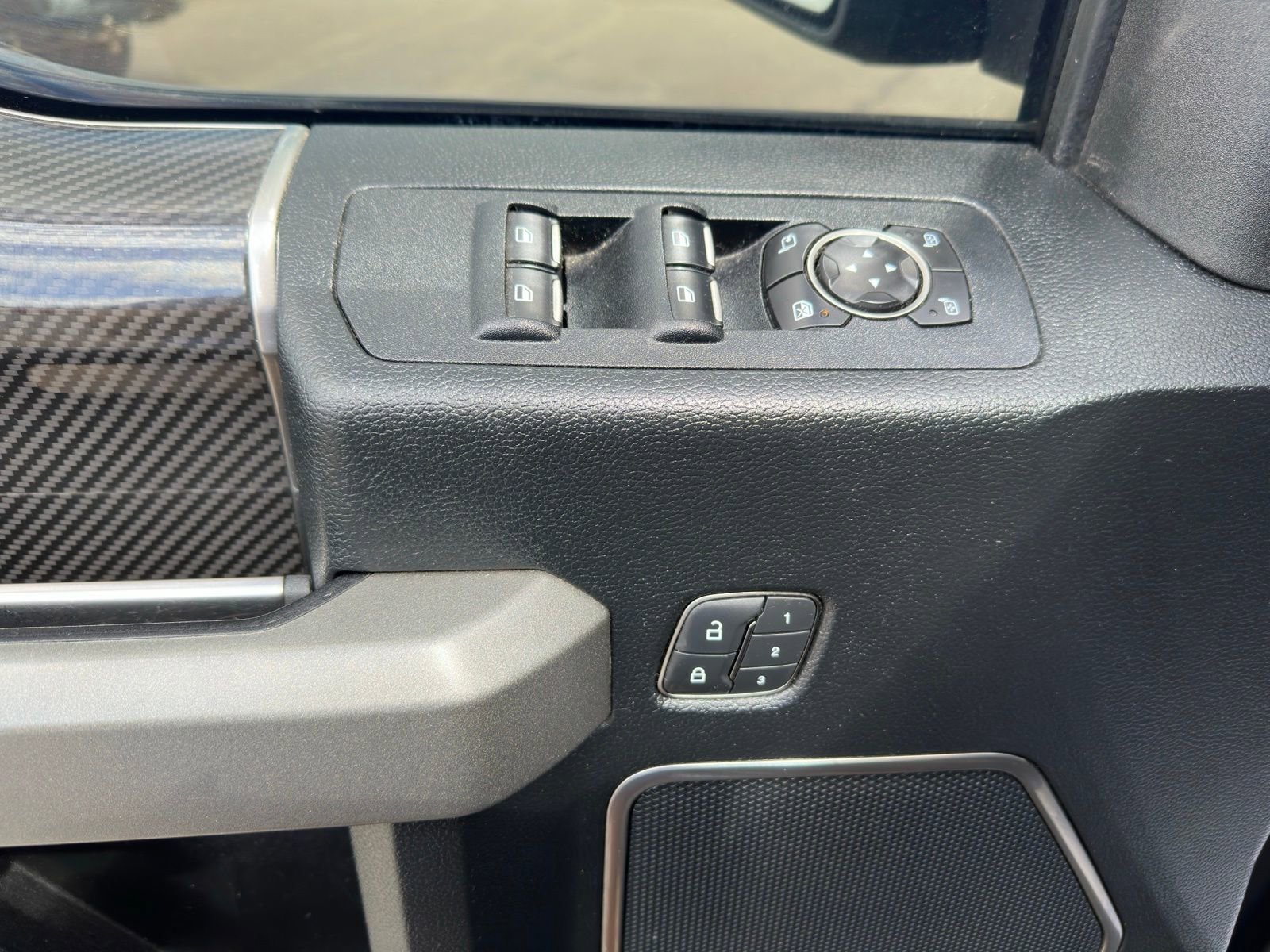 Used 2018 Ford F150 Raptor w/ Equipment Group 802A Luxury AWD/4WD image 7