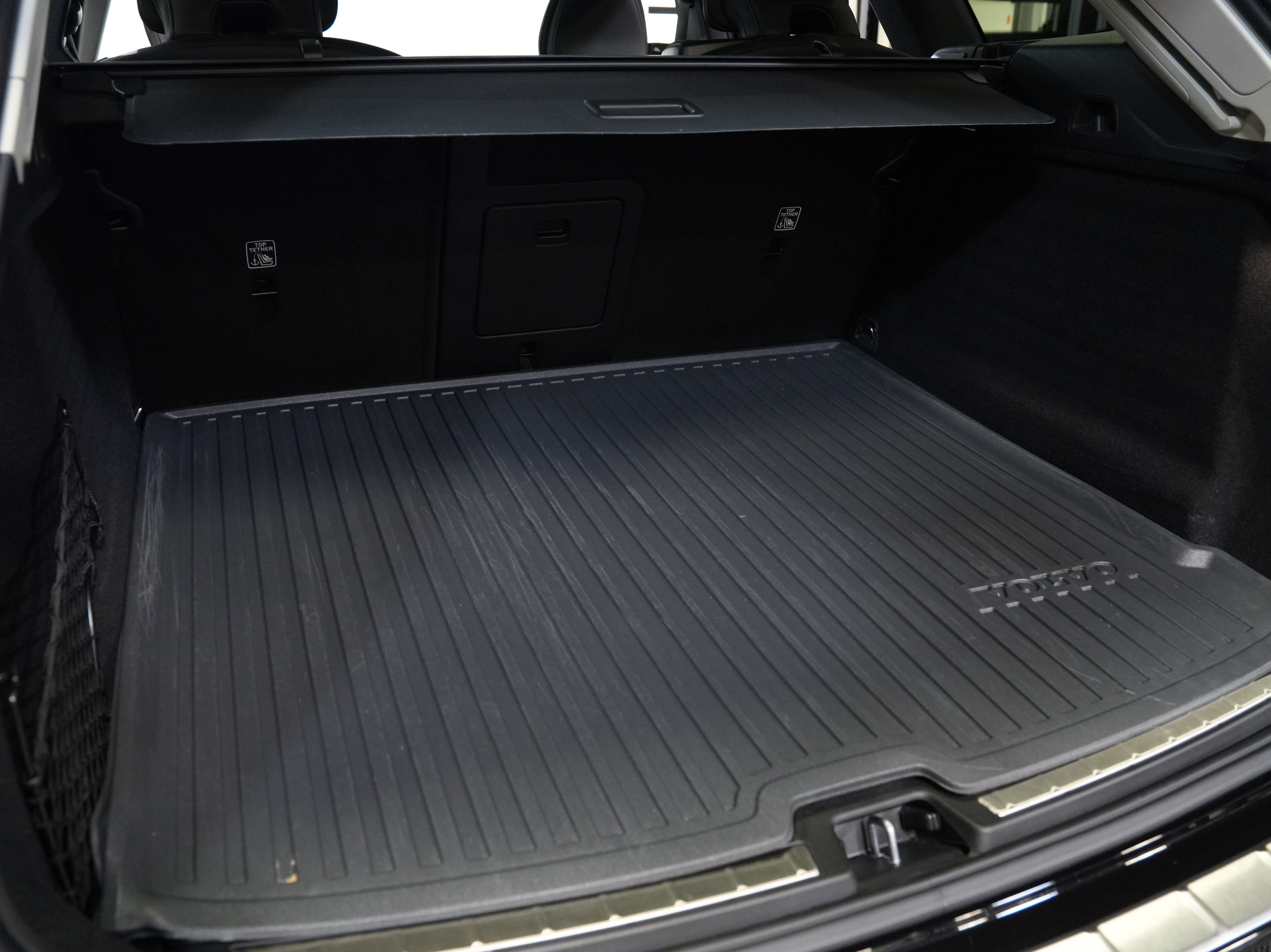 Used 2024 Volvo XC60 B5 Ultimate w/ Protection Package Premier image 51