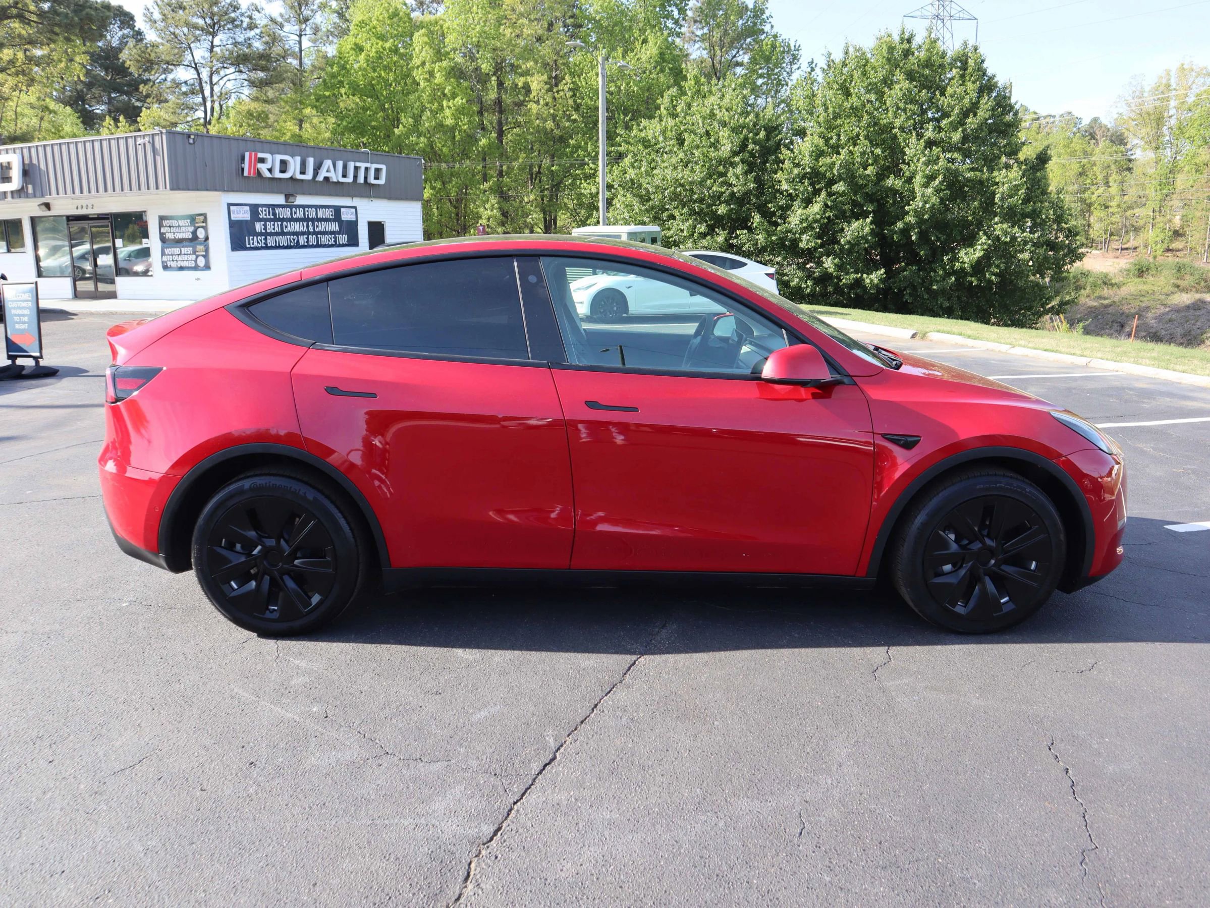 Used 2022 Tesla Model Y Long Range image 11