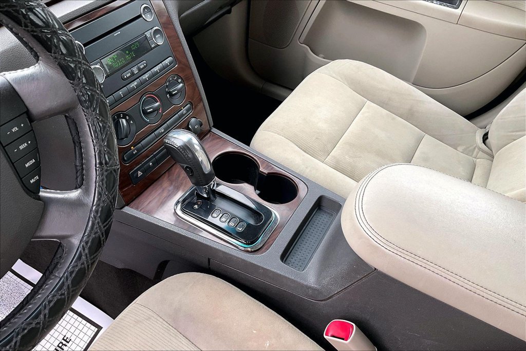 Used 2008 Ford Taurus SEL FWD image 19