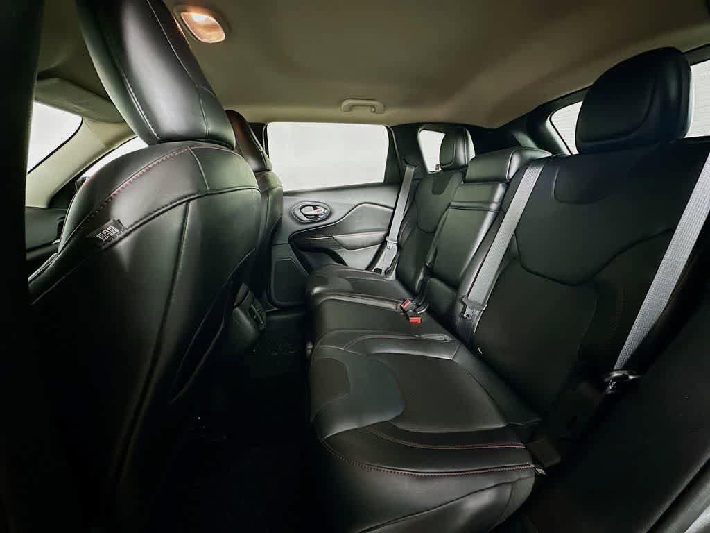 Used 2015 Jeep Cherokee Trailhawk w/ Comfort/Convenience Group AWD/4WD image 14
