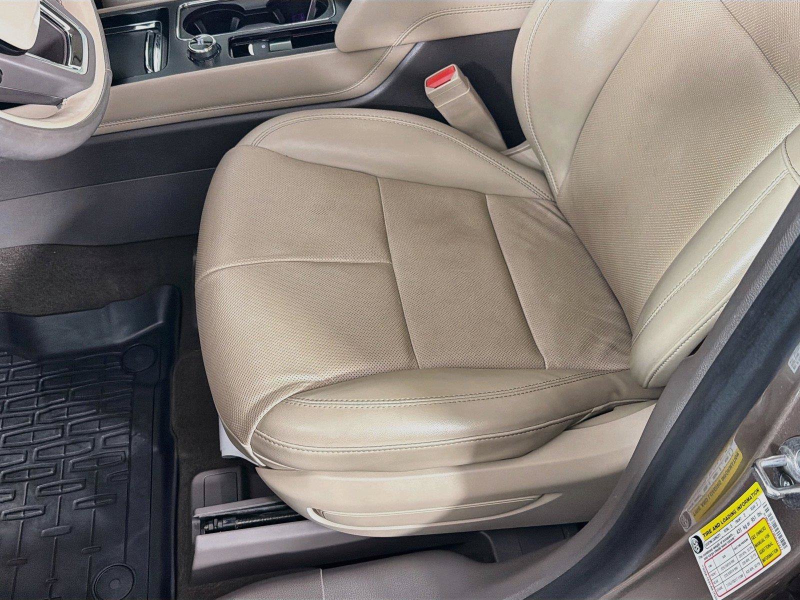 Used 2021 Lincoln Corsair AWD w/ Premium Package image 15