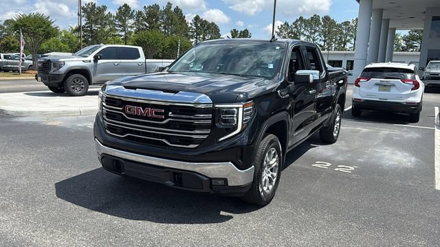 Used 2024 GMC Sierra 1500 SLT AWD/4WD image 3