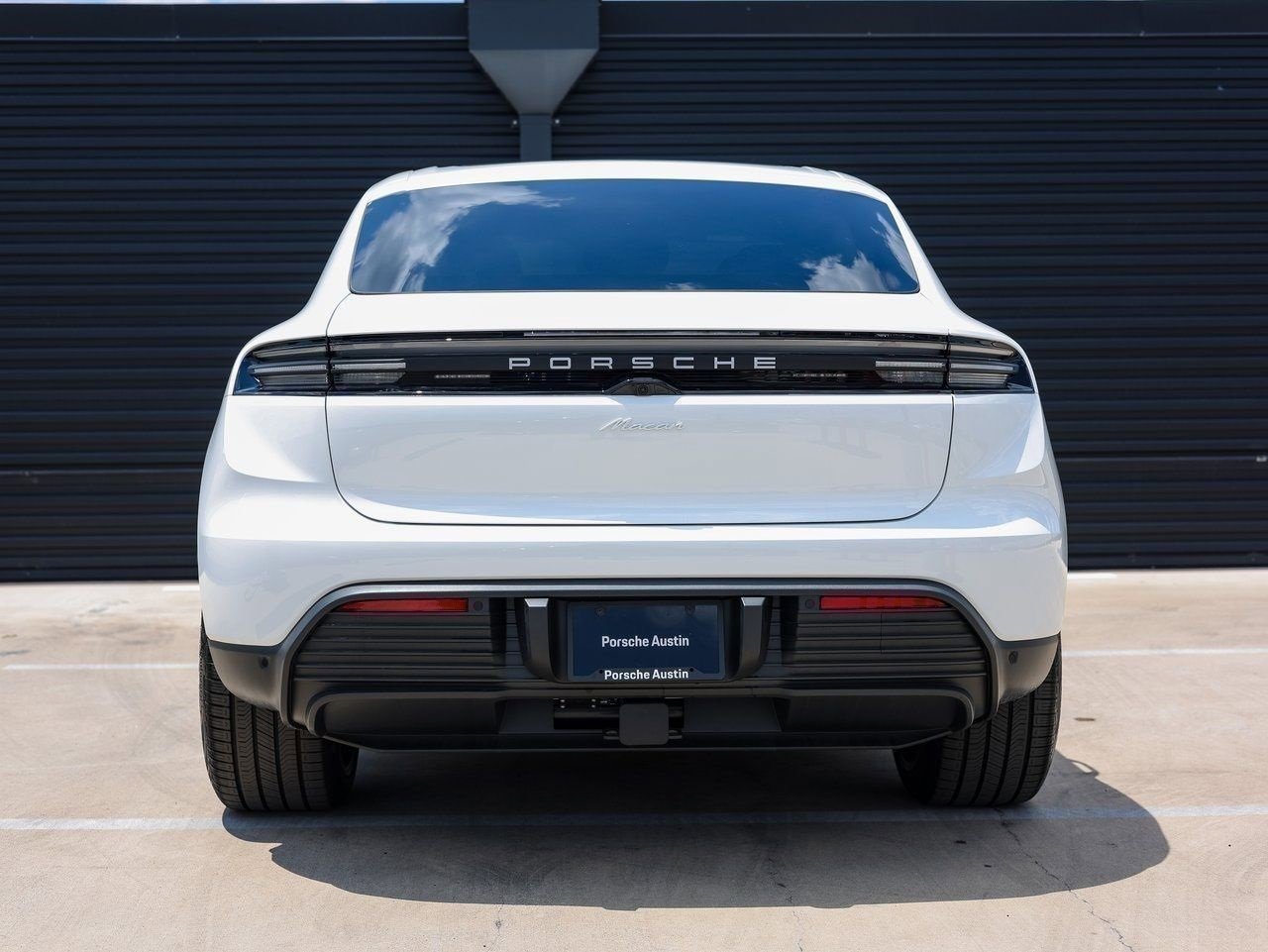 New 2025 Porsche Macan Electric image 6