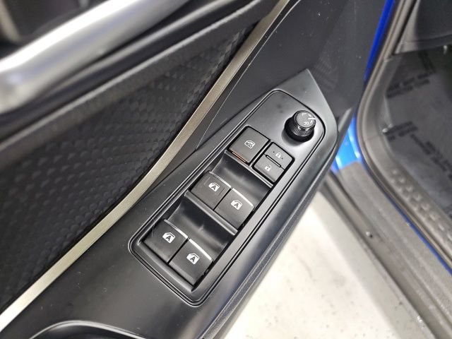 Used 2018 Toyota C-HR XLE FWD image 12