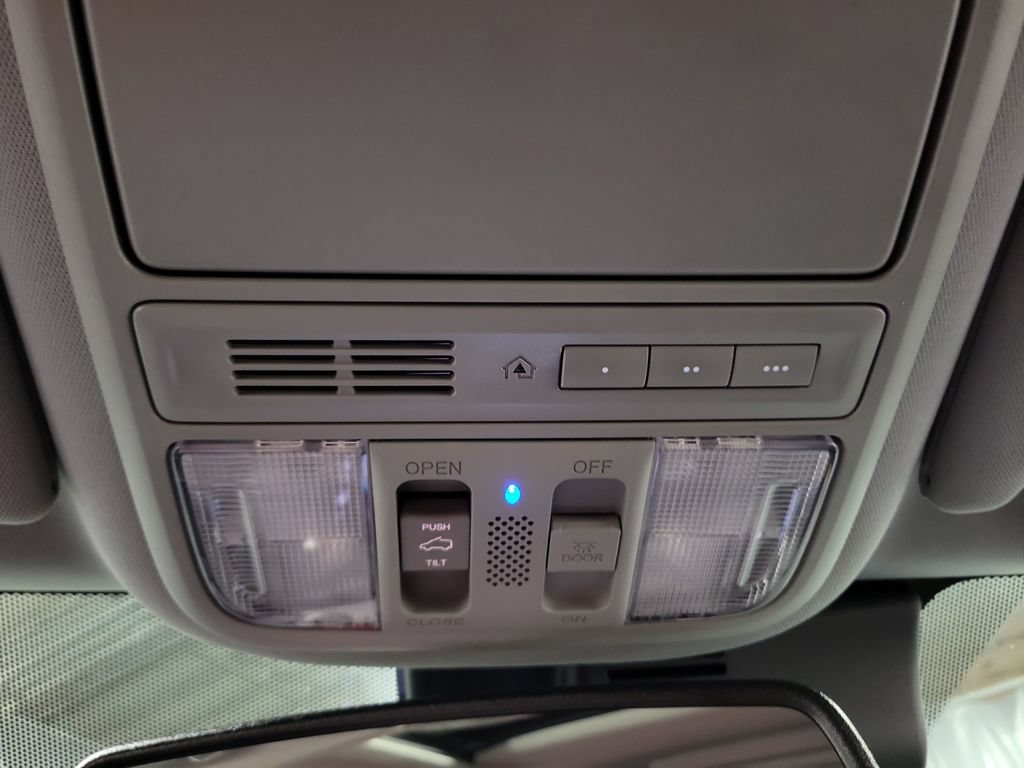 Used 2018 Honda Pilot Touring image 22