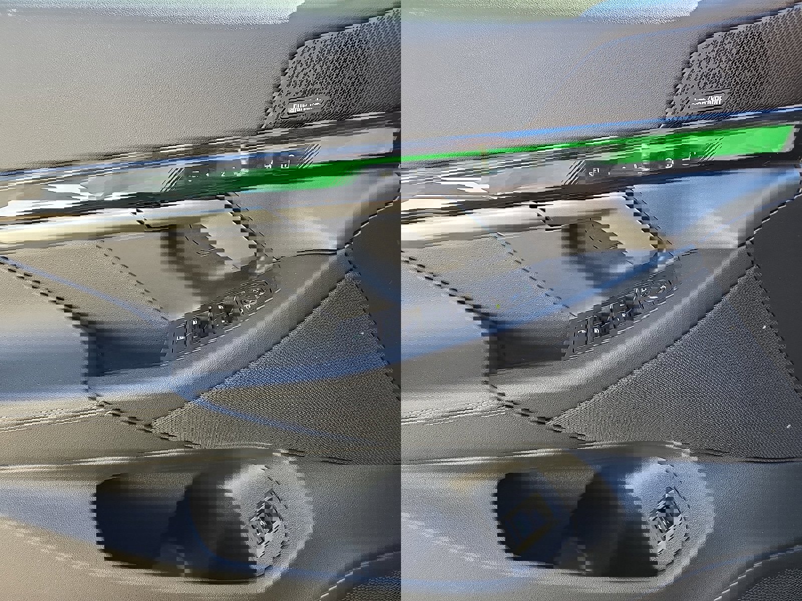 Used 2024 BMW i5 eDrive40i w/ Premium Package image 13