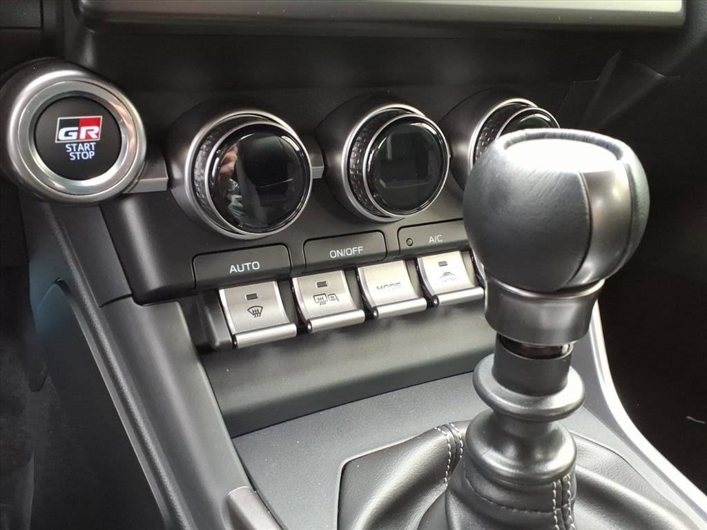 New 2025 Toyota GR86 Premium w/ Performance Package image 10