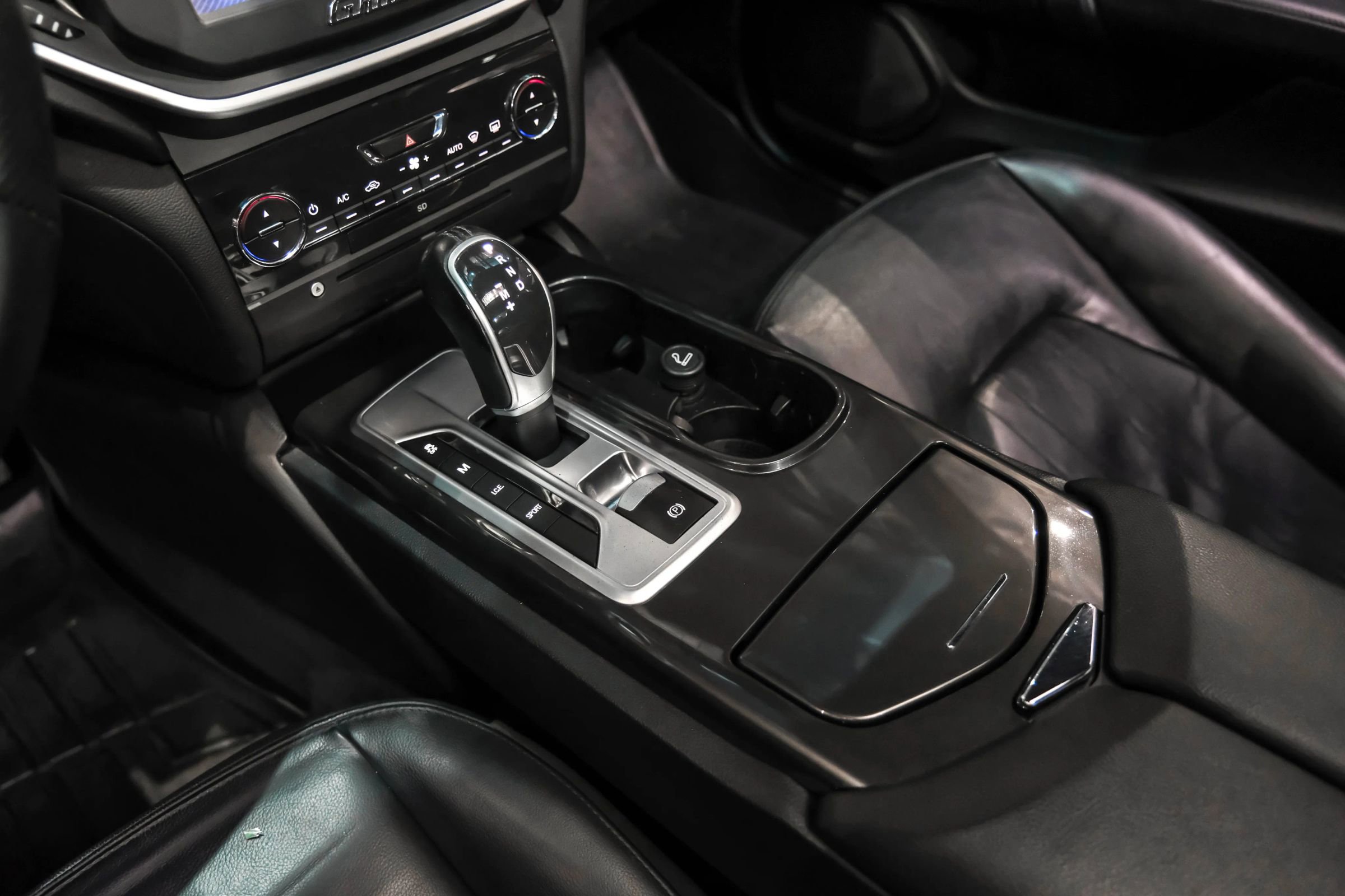 Used 2016 Maserati Ghibli S image 25