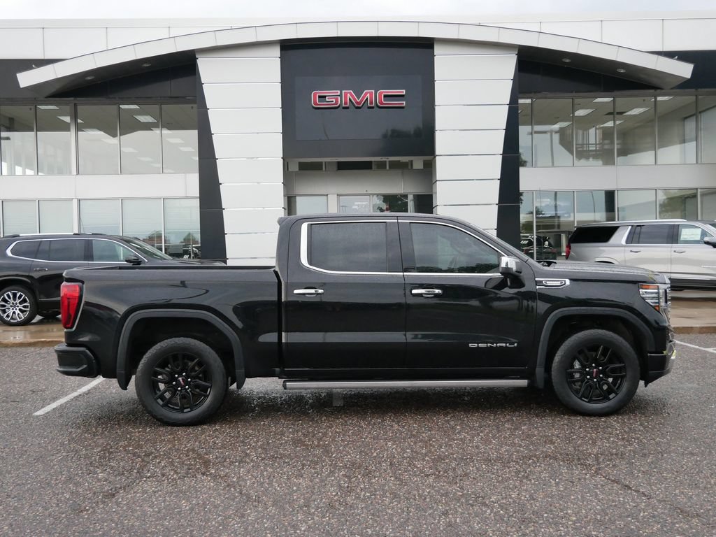Used 2023 GMC Sierra 1500 Denali w/ Technology Package AWD/4WD image 2