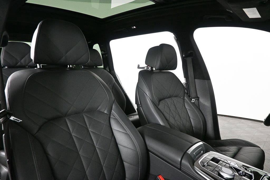 Used 2023 BMW X7 xDrive40i w/ Executive Package AWD/4WD image 21