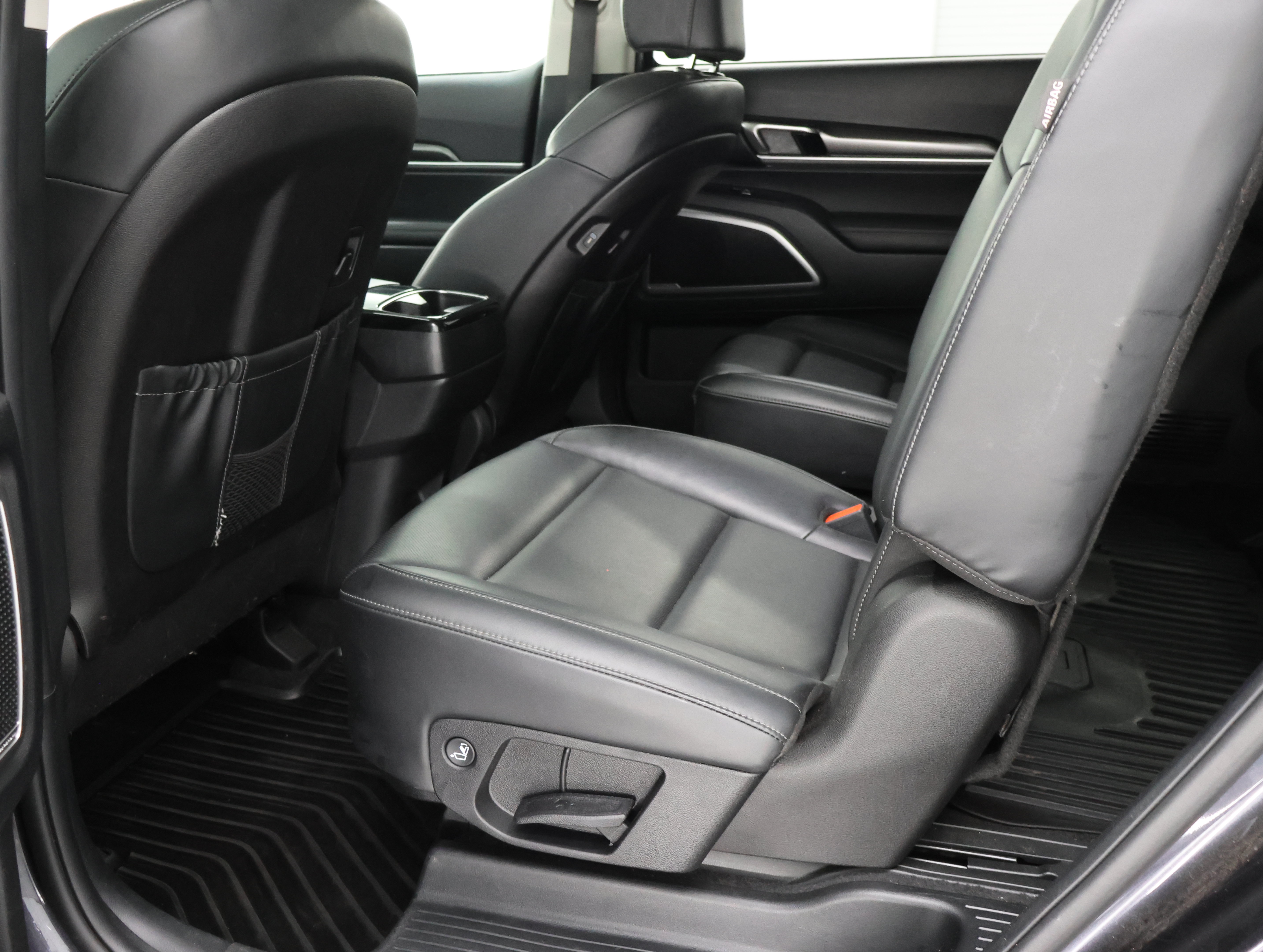 Used 2025 Kia Telluride S AWD/4WD image 37