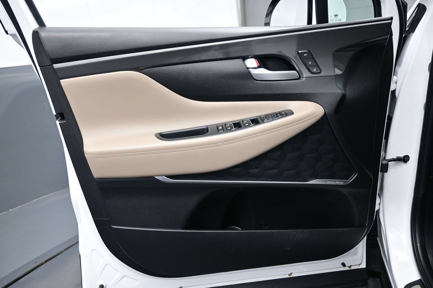 Certified 2023 Hyundai Santa Fe Limited AWD/4WD image 9