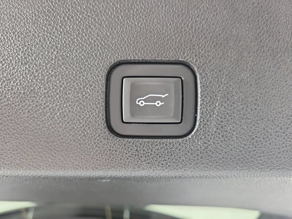 Certified 2023 Cadillac XT6 Premium Luxury FWD image 9