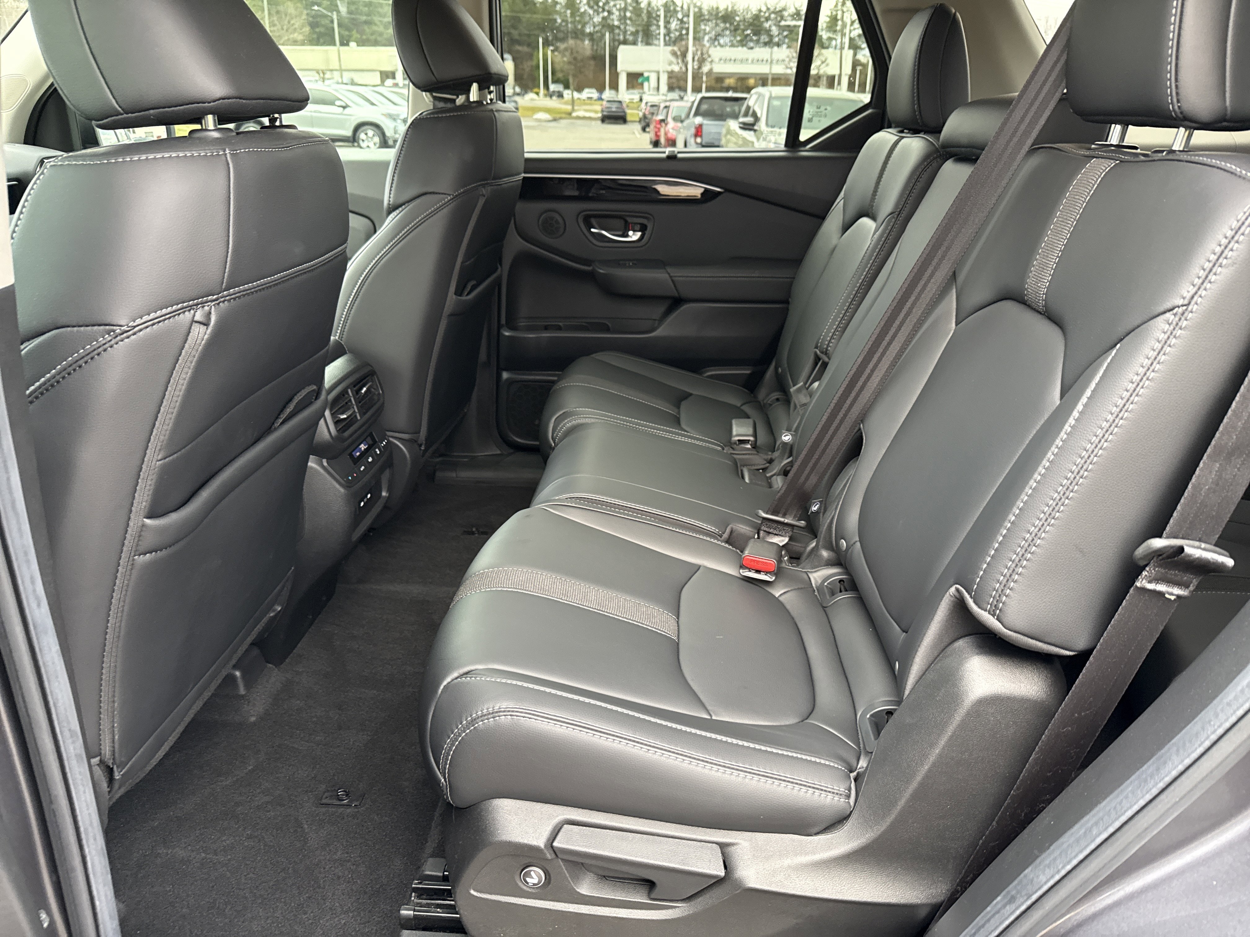 Used 2025 Honda Pilot EX-L image 30