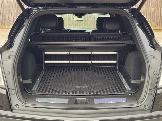 Certified 2022 Cadillac XT5 Sportv w/ LPO, ONYX Package image 11