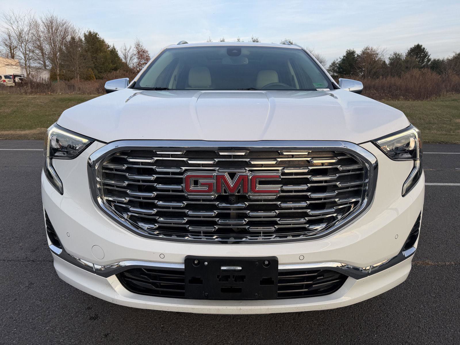 Used 2018 GMC Terrain Denali w/ Advanced Safety Package image 11