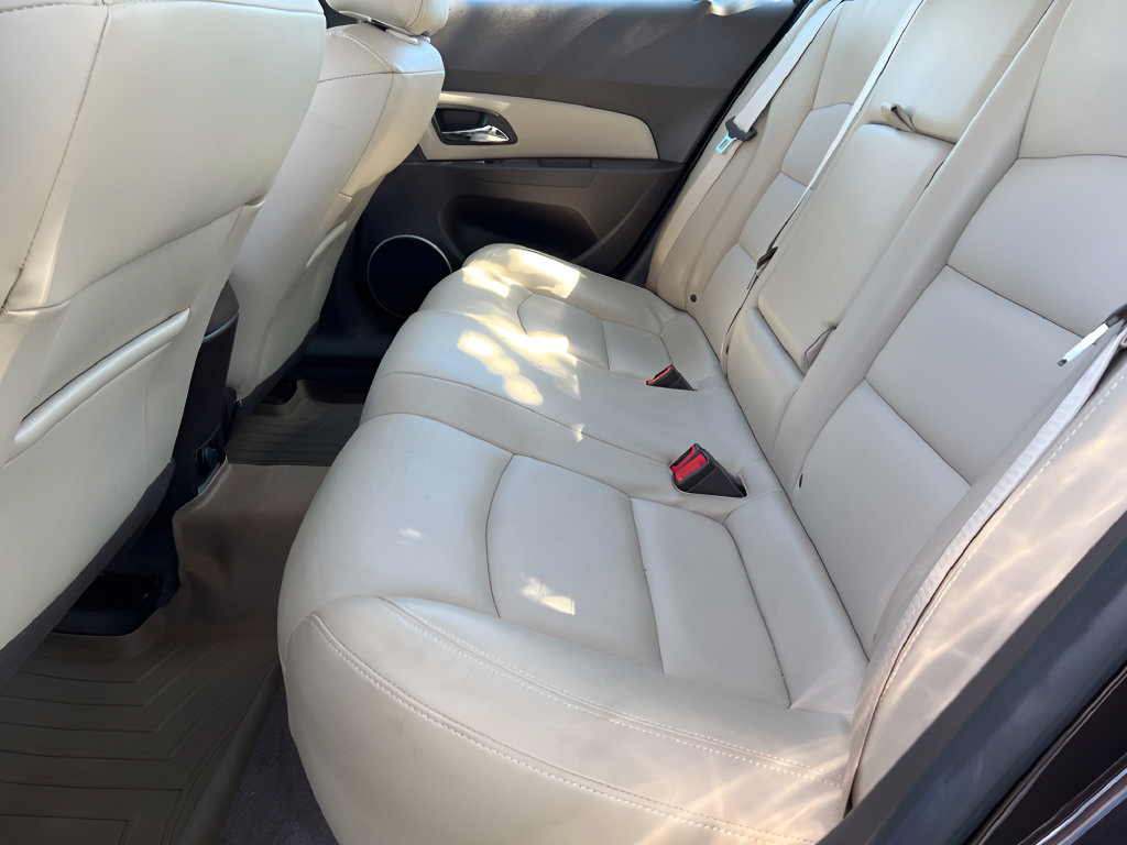 Used 2015 Chevrolet Cruze LT w/ Sun, Sound and Sport Package FWD image 11